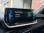 Peugeot e-2008 GT Pack EV 3-FASEN 50kWh 136pk | SCHUIF/KANTELDAK | ALCANTARA | STOELVERW. | ADAPTIVE CRUISE | KEYLESS ENTRY | 180° CAMERA + SENSOREN | DODEHOEKBEW. | CLIMA | 18" LM 'EVISSA' |