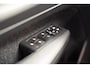 Volvo XC40 2.0 T4 190pk R-Design Aut. [ Panorama Trekhaak Leder Apple/Android ]