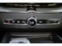Volvo XC60 T6 Recharge AWD Plus Black Edition - Panorama/schuifdak - IntelliSafe Assist & Surround - 360º Camera - Harman/Kardon audio - Verwarmde voorstoelen, stuur & achterbank - Parkeersensoren voor & achter - Elektr. bedienb. voorstoelen met geheugen - Head up display - Draadloze tel. lader - Extra getint glas - 21' LMV