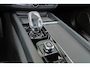 Volvo XC60 T6 Recharge AWD Plus Black Edition - Panorama/schuifdak - IntelliSafe Assist & Surround - 360º Camera - Harman/Kardon audio - Verwarmde voorstoelen, stuur & achterbank - Parkeersensoren voor & achter - Elektr. bedienb. voorstoelen met geheugen - Head up display - Draadloze tel. lader - Extra getint glas - 21' LMV