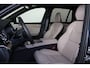 Volvo XC90 T8 Recharge AWD Ultra Bright - Luchtvering - Panorama/schuifdak - IntelliSafe Assist & Surround - 360º Camera - Bowers & Wilkins audio - Adaptieve LED koplampen - Verwarmde voorstoelen, stuur & achterbank - Parkeersensoren voor & achter - Elektr. bedienb. voorstoelen met geheugen - Geventileerde voorstoelen - Head up display - Draadloze tel. lader - Extra getint glas - 22' LMV
