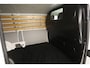 Volkswagen Transporter 2.0 TDI L2H1 150PK | Airco | Cruise | Carplay | 3 Zits | Trekhaak | Parkeersens.
