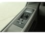 Volkswagen Transporter 2.0 TDI L2H1 150PK | Airco | Cruise | Carplay | 3 Zits | Trekhaak | Parkeersens.