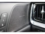 Volvo S60 T5 Intro Edition | Adaptive Cruise Control | BLIS | Parkeersensoren voor + achter | 19'' Lichmetalen velgen | Parkeercamera | Keyles entree | Harman Kardon Premium Audio | Dealeronderhouden | Stoelverwarming