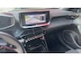 Peugeot e-2008 EV GT Avantage 54 kWh | Alcantara | Camera | Apple Carplay/Android Auto | Navigatie | Stoelverwarming | Adaptieve Cruise | | Achterbank in delen neerklapbaar | Achteruitrijcamera | Adaptieve Cruise Control