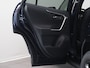 Toyota RAV4 2.5 Hybrid Style Bi-Tone | Stuur- en Stoelverwarming | Adaptive Cruise Control | Achteruitrijcamera | Apple CarPlay/ Android Auto | Draadloze Telefoonlader | Pre-Collision System | Elektrische Achterklep | Verwarmde