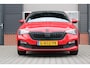 Skoda Scala 1.5 TSI Sport Business - Panoramadak - Xenon - Adaptieve cruisecontrol - Sportstoelen- 18 Inch Lichtmetalen velgen - Zwarte hemelbekleding - Xenon - Stoelverwarming Groot Media scherm