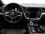 Volvo V60 T8 PLUG-IN HYBRID PLUS DARK SCHUIFDAK 360GR CAM HARMAN KARDON TREKHAAK