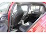Volvo XC40 1.5 T4 Recharge R-Design | Panoramadak | Adaptieve LED bochtverlichting | Extra getint glas| 20" Lichtmetalen velgen| Parkeer Camera achter| Parkeersensoren voor & achter | Volvo On Call | Stoel- en stuurwielverwarming