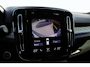 Volvo XC40 1.5 T4 Recharge R-Design | Panoramadak | Adaptieve LED bochtverlichting | Extra getint glas| 20" Lichtmetalen velgen| Parkeer Camera achter| Parkeersensoren voor & achter | Volvo On Call | Stoel- en stuurwielverwarming