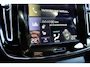 Volvo XC40 1.5 T4 Recharge R-Design | Panoramadak | Adaptieve LED bochtverlichting | Extra getint glas| 20" Lichtmetalen velgen| Parkeer Camera achter| Parkeersensoren voor & achter | Volvo On Call | Stoel- en stuurwielverwarming