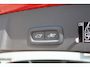 Volvo XC40 1.5 T4 Recharge R-Design | Panoramadak | Adaptieve LED bochtverlichting | Extra getint glas| 20" Lichtmetalen velgen| Parkeer Camera achter| Parkeersensoren voor & achter | Volvo On Call | Stoel- en stuurwielverwarming
