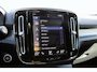 Volvo XC40 1.5 T4 Recharge R-Design | Panoramadak | Adaptieve LED bochtverlichting | Extra getint glas| 20" Lichtmetalen velgen| Parkeer Camera achter| Parkeersensoren voor & achter | Volvo On Call | Stoel- en stuurwielverwarming