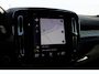 Volvo XC40 1.5 T4 Recharge R-Design | Panoramadak | Adaptieve LED bochtverlichting | Extra getint glas| 20" Lichtmetalen velgen| Parkeer Camera achter| Parkeersensoren voor & achter | Volvo On Call | Stoel- en stuurwielverwarming
