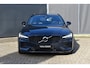 Volvo V60 T8 Plug-in hybrid AWD Plus Dark | Trekhaak | 360 graden camera | Verwarmbare voorstoelen en achterbank | Premium audio by Harman Kardon | Verwarmbaar stuur en voorruit