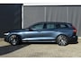 Volvo V60 T8 Plug-in hybrid AWD Plus Dark | Trekhaak | 360 graden camera | Verwarmbare voorstoelen en achterbank | Premium audio by Harman Kardon | Verwarmbaar stuur en voorruit