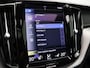 Volvo XC60 2.0 Recharge T8 AWD R-Design | Schuifkantel dak | Elektrische stoelen | 1ste Eigenaar | 85% SOH |