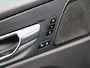 Volvo XC60 2.0 Recharge T8 AWD R-Design | Schuifkantel dak | Elektrische stoelen | 1ste Eigenaar | 85% SOH |