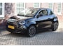 Fiat 500 42KWh La Prima Panoramadak/JBL/ Active cruise control Wij zijn op afspraak geopend! Graag bellen voor uw komst.