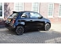 Fiat 500 42KWh La Prima Panoramadak/JBL/ Active cruise control Wij zijn op afspraak geopend! Graag bellen voor uw komst.