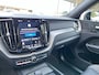 Volvo XC60 2.0 T6 Plug-in hybrid AWD Plus Dark | Trekhaak | Panoramadak | Climate Control |