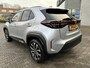 Toyota Yaris Cross HYBRID 115 DYNAMIC STOEL/STUURVERW APPLE/ANDROID KEYLESS 17" LM-VELGEN CLIMA AD-CRUISE CAMERA