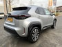 Toyota Yaris Cross HYBRID 115 DYNAMIC STOEL/STUURVERW APPLE/ANDROID KEYLESS 17" LM-VELGEN CLIMA AD-CRUISE CAMERA