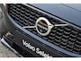 Volvo V60 T8 Plug-in hybrid AWD Plus Dark | Panoramadak | Trekhaak | Premium audio by Harman Kardon | Head-up display | 360 graden camera | Verwarmbare voorstoelen en stuurwiel |