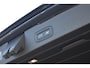 Volvo V60 T8 Plug-in hybrid AWD Plus Dark | Panoramadak | Trekhaak | Premium audio by Harman Kardon | Head-up display | 360 graden camera | Verwarmbare voorstoelen en stuurwiel |
