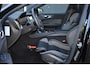 Volvo V60 T8 Plug-in hybrid AWD Plus Dark | Panoramadak | Trekhaak | Premium audio by Harman Kardon | Head-up display | 360 graden camera | Verwarmbare voorstoelen en stuurwiel |