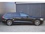 Volvo V60 T8 Plug-in hybrid AWD Plus Dark | Panoramadak | Trekhaak | Premium audio by Harman Kardon | Head-up display | 360 graden camera | Verwarmbare voorstoelen en stuurwiel |