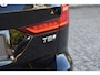 Volvo V60 T8 Plug-in hybrid AWD Plus Dark | Panoramadak | Trekhaak | Premium audio by Harman Kardon | Head-up display | 360 graden camera | Verwarmbare voorstoelen en stuurwiel |