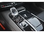 Volvo V60 T8 Plug-in hybrid AWD Plus Dark | Trekhaak | Panoramadak | Verwarmbare voorstoelen, achterbank en stuurwiel | 360 graden camera | Head-up display | Premium audio by Harman Kardon | Adaptieve cruise control | Keyless
