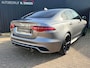 Jaguar XE 2.0 P250 R-Dynamic SE Black pack