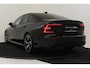 Volvo S60 B4 (M-HYBRID) R-DESIGN -PANO.DAK|HARMAN/KARDON|POWER-SEATS|SPORTSTOELEN|STANDKACHEL|CAMERA|EXT.STYLING|PRIVACY.GLAS|BLACK.BADGE|POLESTAR-UITLAAT|TREKHAAK|19"WINTERBANDEN