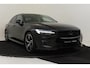 Volvo S60 B4 (M-HYBRID) R-DESIGN -PANO.DAK|HARMAN/KARDON|POWER-SEATS|SPORTSTOELEN|STANDKACHEL|CAMERA|EXT.STYLING|PRIVACY.GLAS|BLACK.BADGE|POLESTAR-UITLAAT|TREKHAAK|19"WINTERBANDEN
