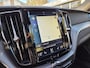 Volvo XC60 2.0 T5 AWD R-Design | Panorama/Trekhaak/Luchtvering/HUD/360 | 1e Eigenaar / Dealer onderhouden