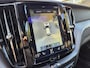 Volvo XC60 2.0 T5 AWD R-Design | Panorama/Trekhaak/Luchtvering/HUD/360 | 1e Eigenaar / Dealer onderhouden