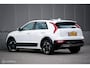 Kia Niro EV Light 64.8 kWh | SOH 96,5 | Camera | Stoel + stuurwarming | LED | Ambiance light | Halfleder | Adaptive | Rijklaarprijs incl garantie |