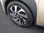 Toyota Aygo X 1.0 VVT-i MT Pulse | Camera | Carplay | Stoelverwarming | 17 INCH MET ALL SEASON BANDEN!!