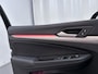 Volkswagen Golf 1.0 eTSI DSG Life Sfeerverlichting Camera Navigatie App-Connect