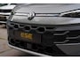 Volkswagen T-Roc 1.5 eTSI Life |Pano|Camera|Trekhaak|