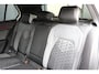 Volkswagen Golf 1.5 eTSI R-Line | panoramadak | achteruitrijcamera | stuurwiel verwarmd | adap. cruise | sfeerverlichting