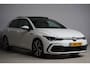 Volkswagen Golf 1.5 eTSI R-Line | panoramadak | achteruitrijcamera | stuurwiel verwarmd | adap. cruise | sfeerverlichting