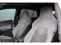 Volkswagen Golf 1.5 eTSI R-Line | panoramadak | achteruitrijcamera | stuurwiel verwarmd | adap. cruise | sfeerverlichting