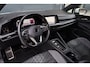 Volkswagen Golf 1.5 eTSI R-Line | panoramadak | achteruitrijcamera | stuurwiel verwarmd | adap. cruise | sfeerverlichting