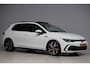 Volkswagen Golf 1.5 eTSI R-Line | panoramadak | achteruitrijcamera | stuurwiel verwarmd | adap. cruise | sfeerverlichting