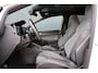 Volkswagen Golf 1.5 eTSI R-Line | panoramadak | achteruitrijcamera | stuurwiel verwarmd | adap. cruise | sfeerverlichting