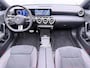 Mercedes-Benz CLA 250 e Business Solution AMG | Panoramadak | Trekhaak | Sfeerverlichting | CarPlay | Keyless Go | Stoelverwarming | Inclusief 24 maanden MB Certified garantie voor Europa.