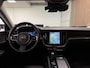 Volvo V60 B4 Plus Dark | Schuifdak | Trekhaak | Adaptieve Cruise Control | Stoelverwarming voor+achter | Stuurwielverwarming | Parkeercamera | Full LED Meesturende koplampen | Pilot Assist | BLIS Dode Hoek Detectie | Elektrische voorstoelen geheugen | Lederen bekleding | Zitting verlenging voorstoelen | 18 Inch | Google Infotainment | Keyless Drive | Parkeersensoren voor+achter | Privacy Glass | Elektrisch bedienbare achterklep | Breedstralers in voorbumper | DAB Radio | Apple Carplay/Android Auto | Volvo On Call met mobiele App functie | Denim Blue Metallic |